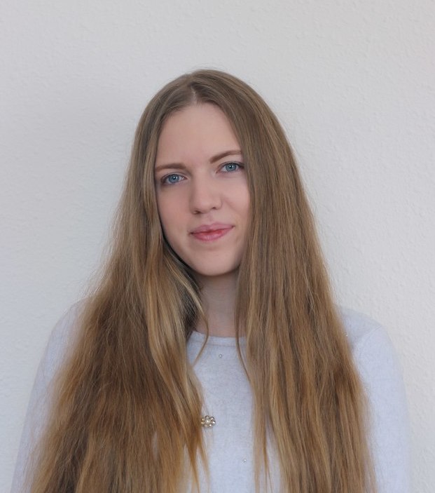 <span style="font-weight: bold;">Яна Чудинова</span>